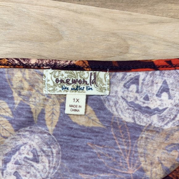 💜$10ifbundle3 one world fall themed print lightweight top size 1X or 3X - Picture 8 of 16